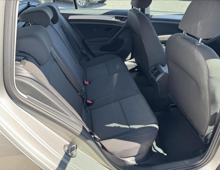 Volkswagen Golf 14