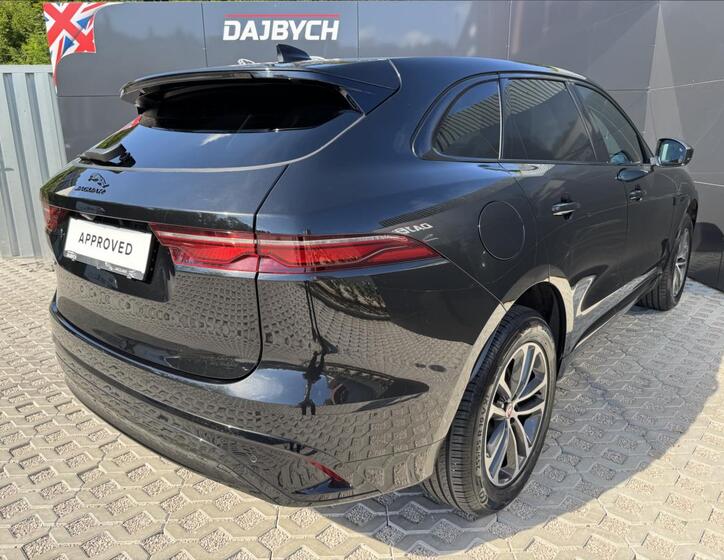 Jaguar F-Pace 7