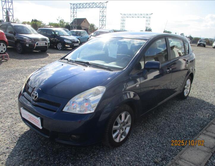 Toyota Corolla Verso 3