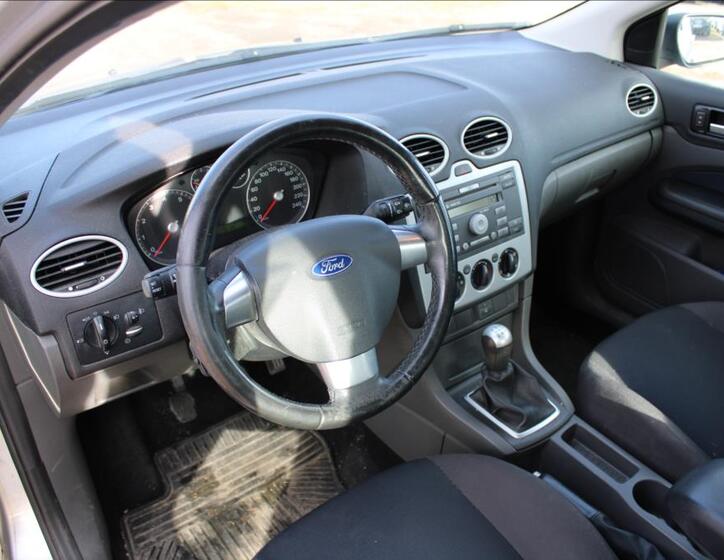 Ford Focus 10