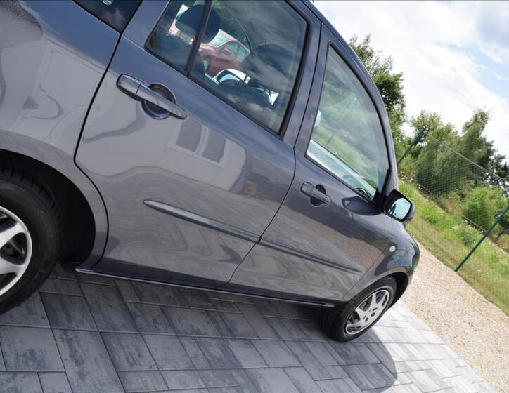 Mazda 2 10