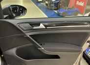 Volkswagen Golf 31
