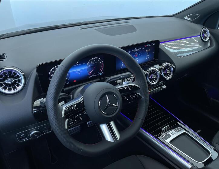 Mercedes-Benz GLA 9