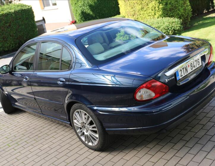 Jaguar X-Type 14