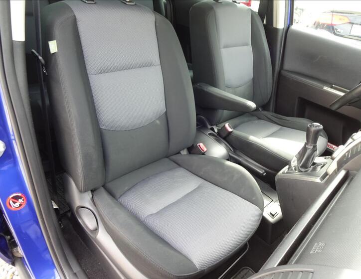 Mazda 5 28