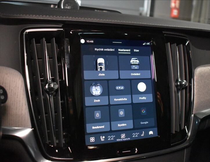 Volvo V90 34
