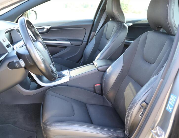 Volvo V60 11