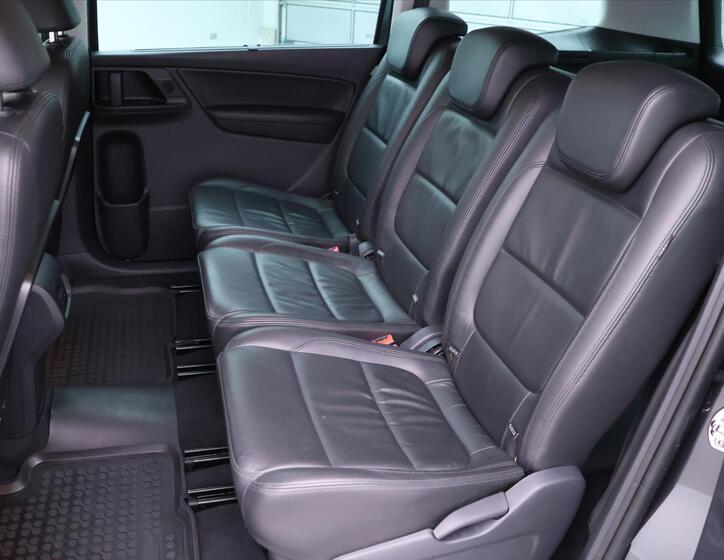 Volkswagen Sharan 16