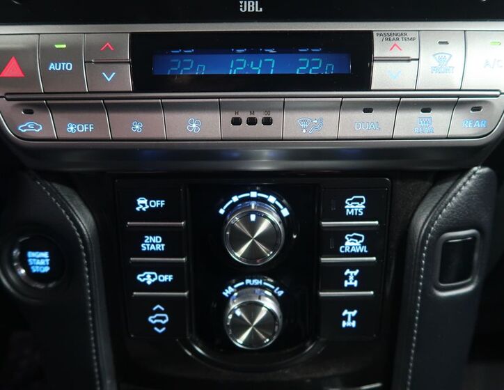 Toyota Land Cruiser 21