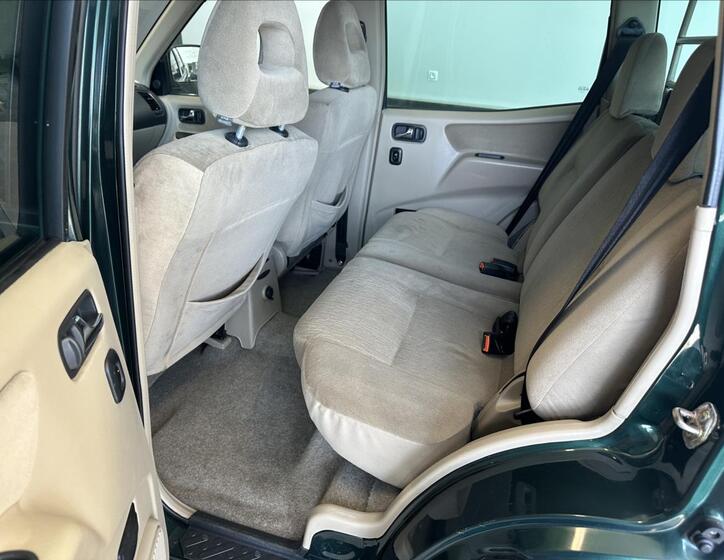 Nissan Terrano 12