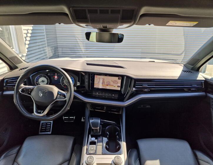 Volkswagen Touareg 3
