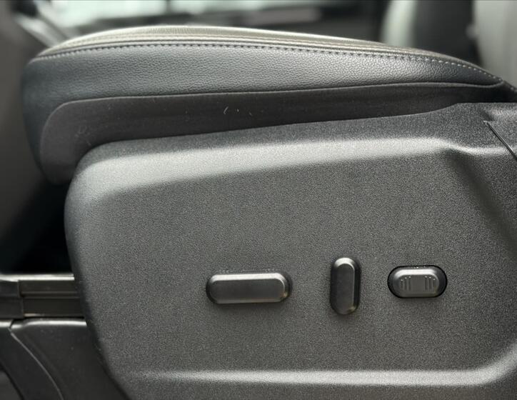 Ford Tourneo Custom 21