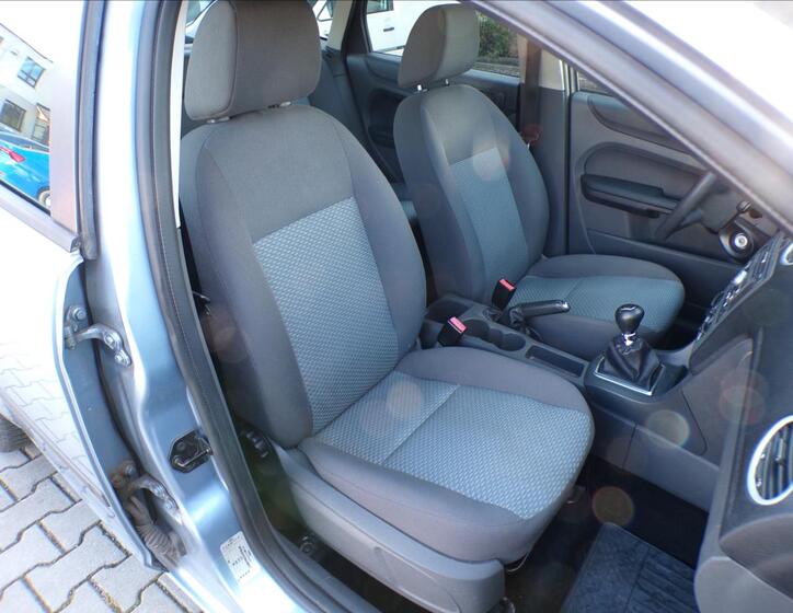 Ford Focus 24