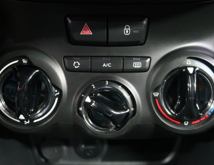 Peugeot 208 21