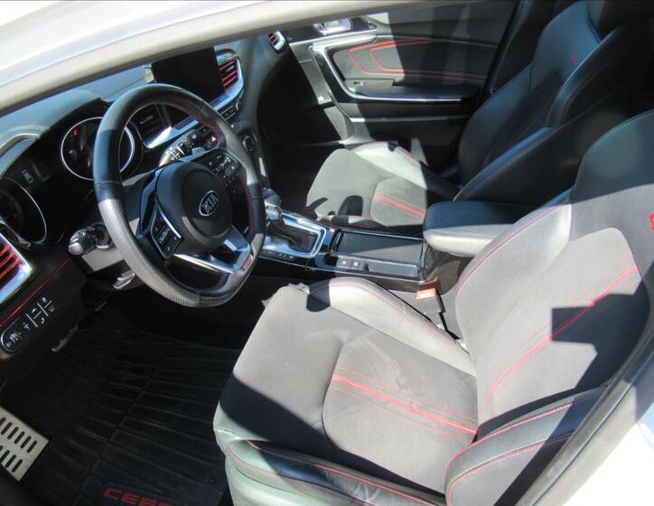 KIA ProCeed 9