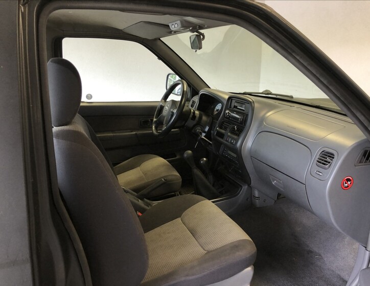 Nissan Navara 10