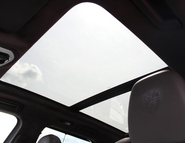 Porsche Cayenne 24