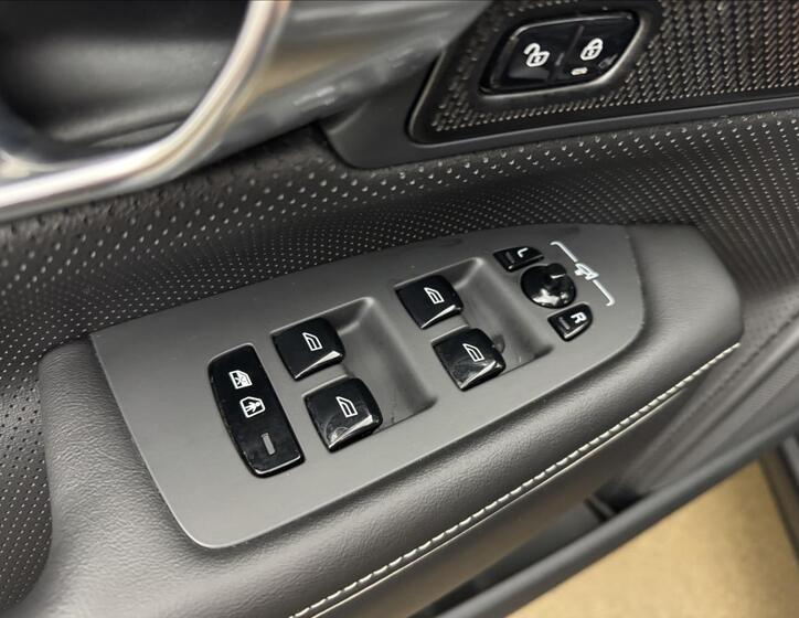 Volvo V90 29