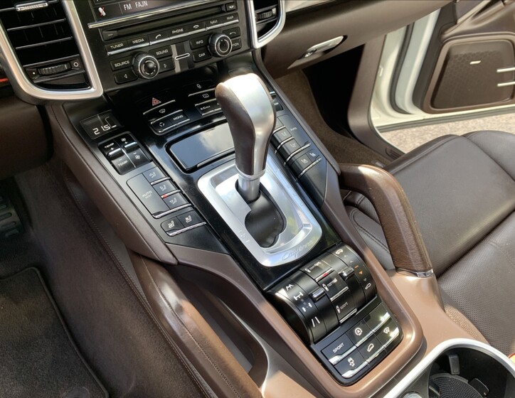 Porsche Cayenne 12