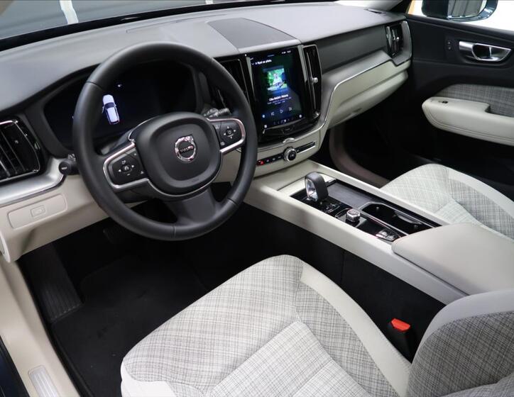 Volvo XC60 8