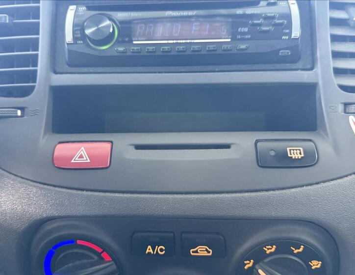 KIA Rio 14