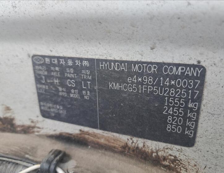 Hyundai Accent 27