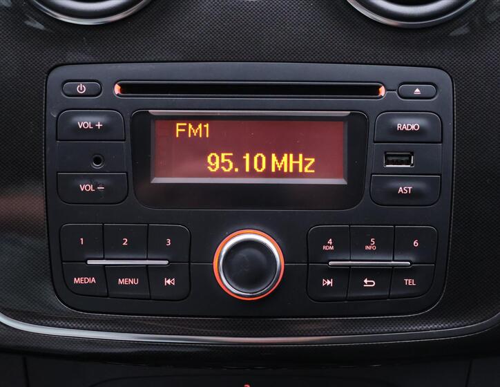 Dacia Sandero 24