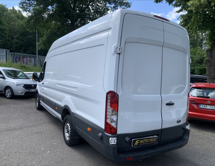 Ford Transit 8