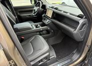 Land Rover Defender 24