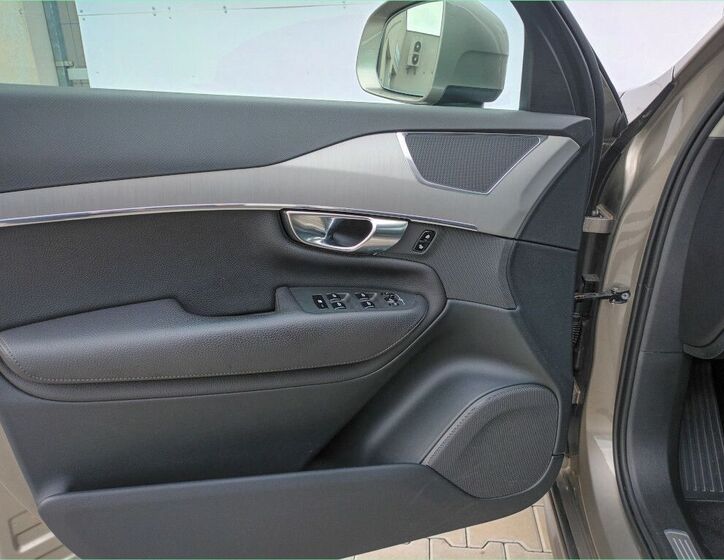 Volvo XC90 17