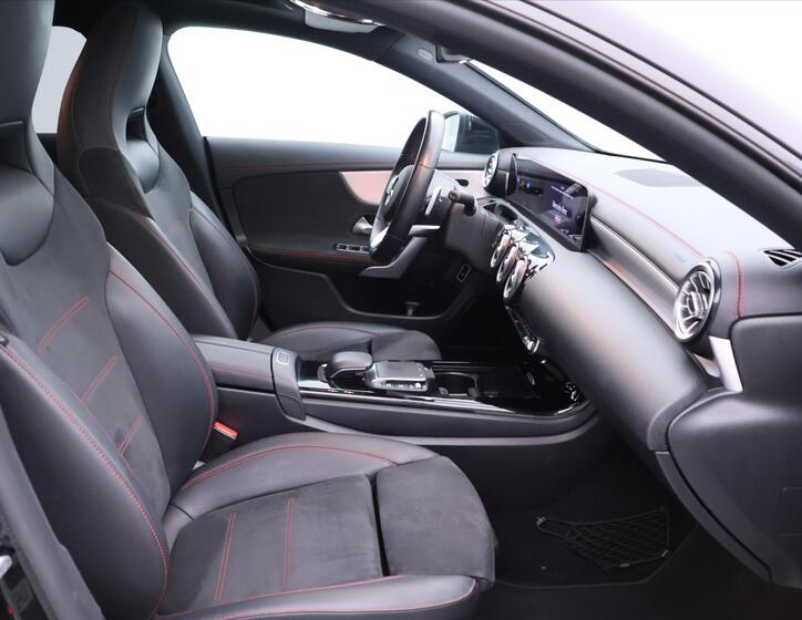 Mercedes-Benz CLA 13