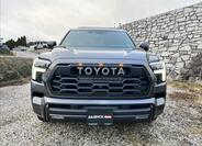 Toyota Sequoia 2