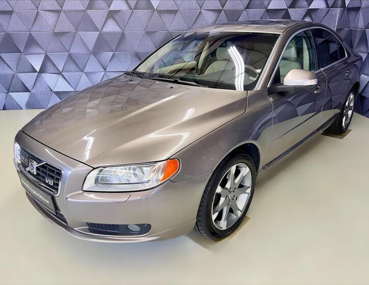 Volvo S80 1