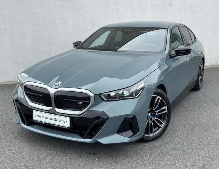 BMW i5 1