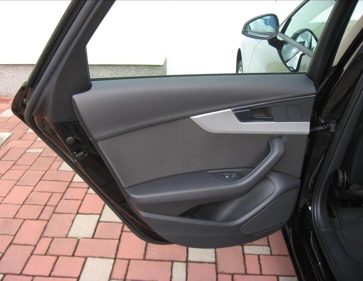 Audi A4 15