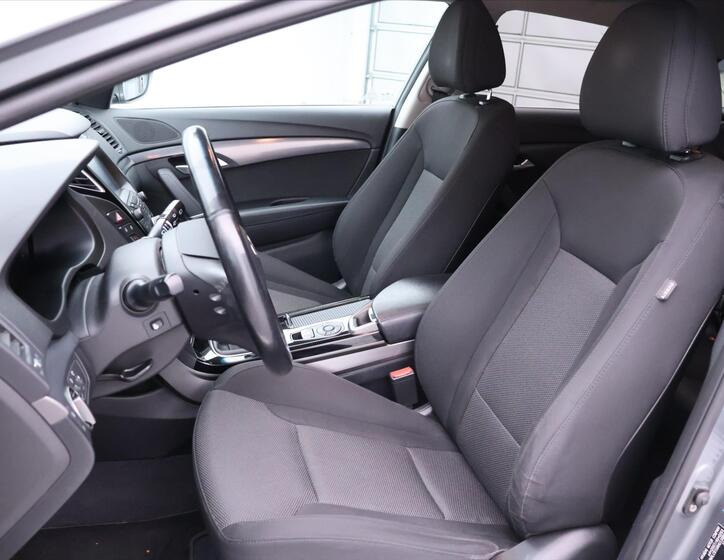 Hyundai i40 12