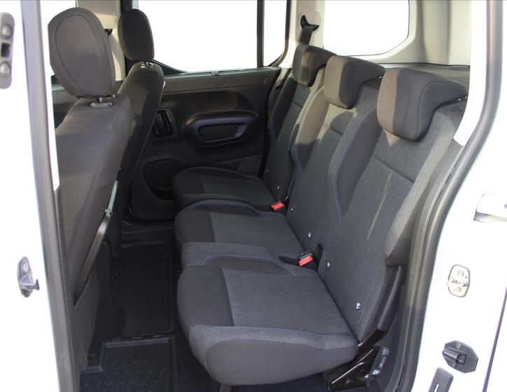 Peugeot Rifter 10