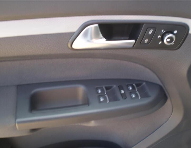 Volkswagen Touran 8