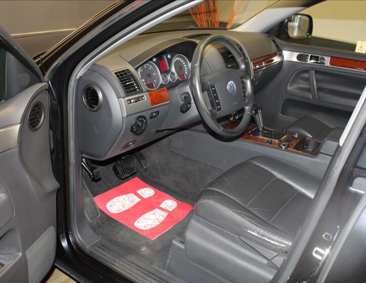 Volkswagen Touareg 11