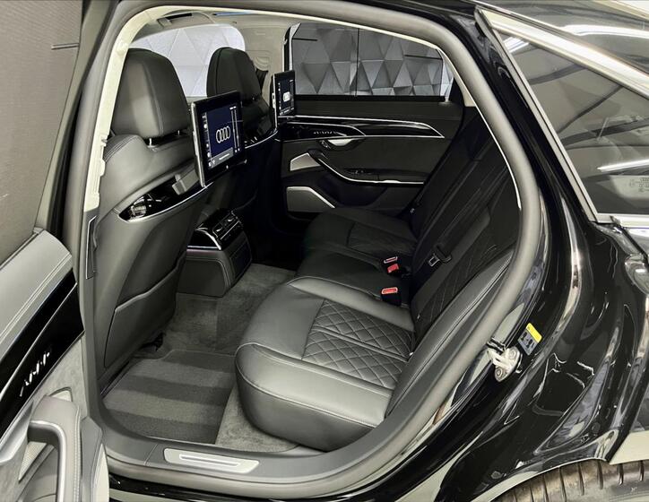 Audi S8 10