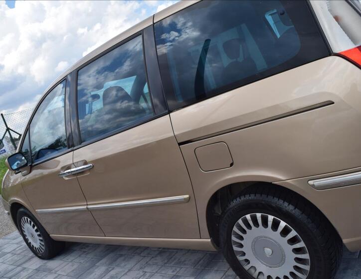 Lancia Phedra 11