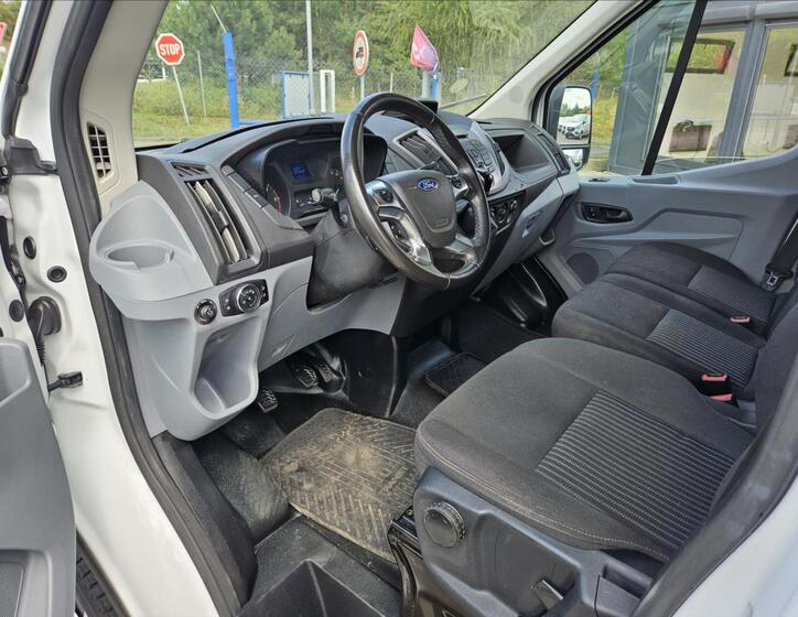 Ford Transit 7