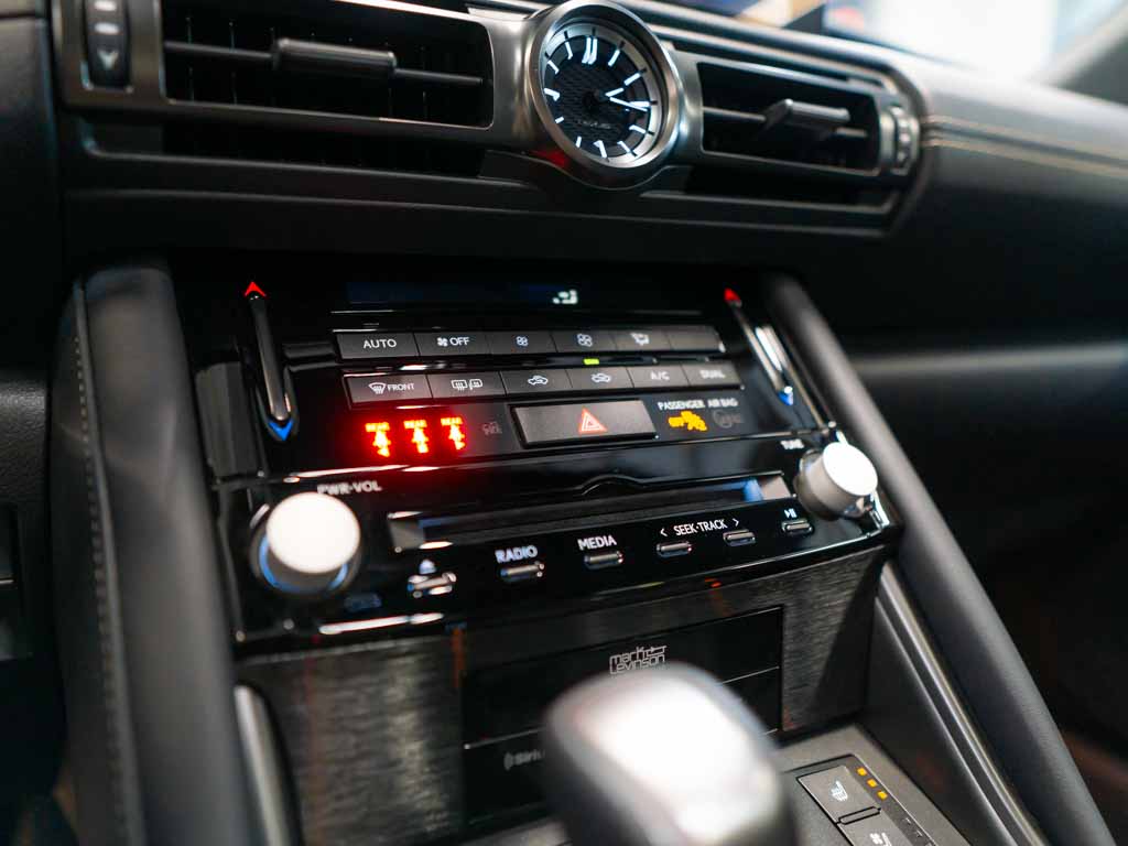 Lexus IS