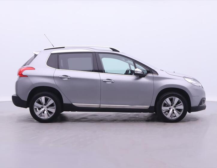 Peugeot 2008 8