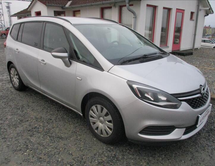 Opel Zafira 1