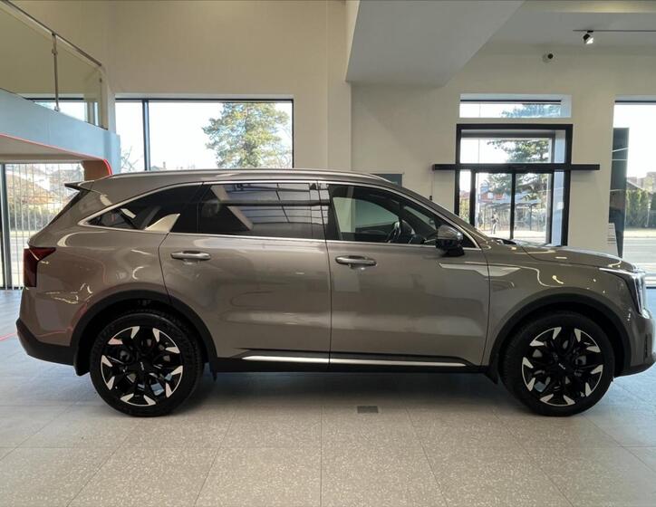 KIA Sorento 4