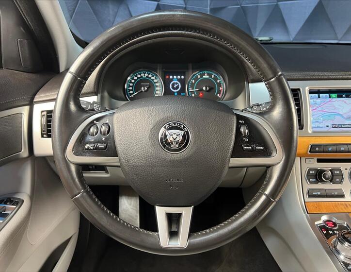 Jaguar XF 13