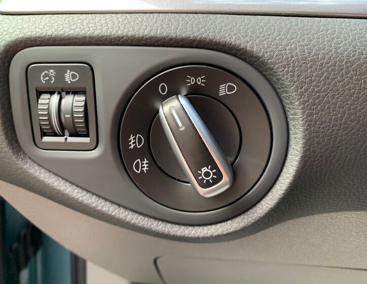 Seat Alhambra 8