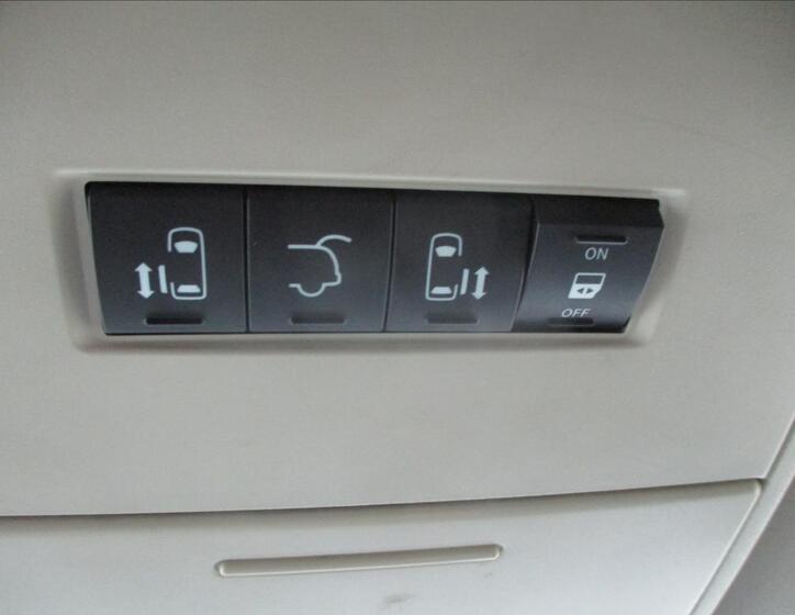 Chrysler Town & Country 25