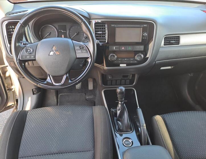 Mitsubishi Outlander 9